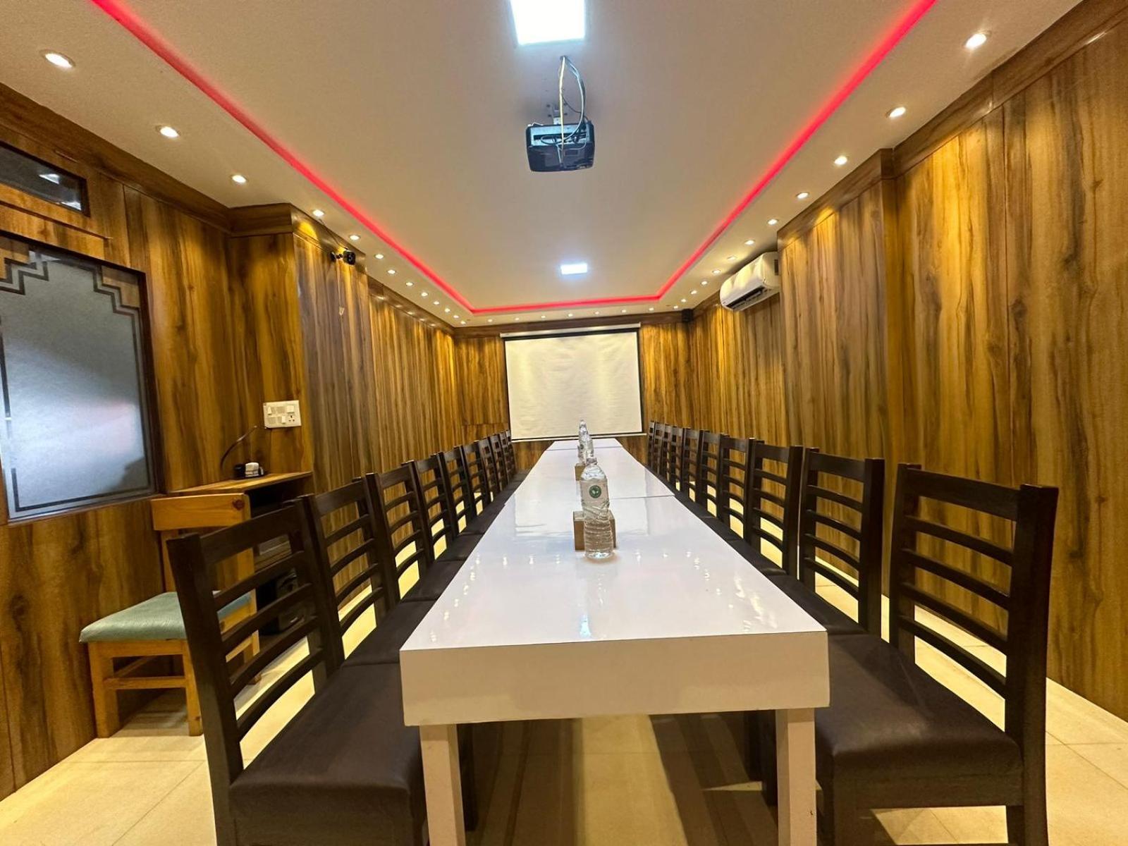 Hotel Edingo Inn Itahari Bagian luar foto