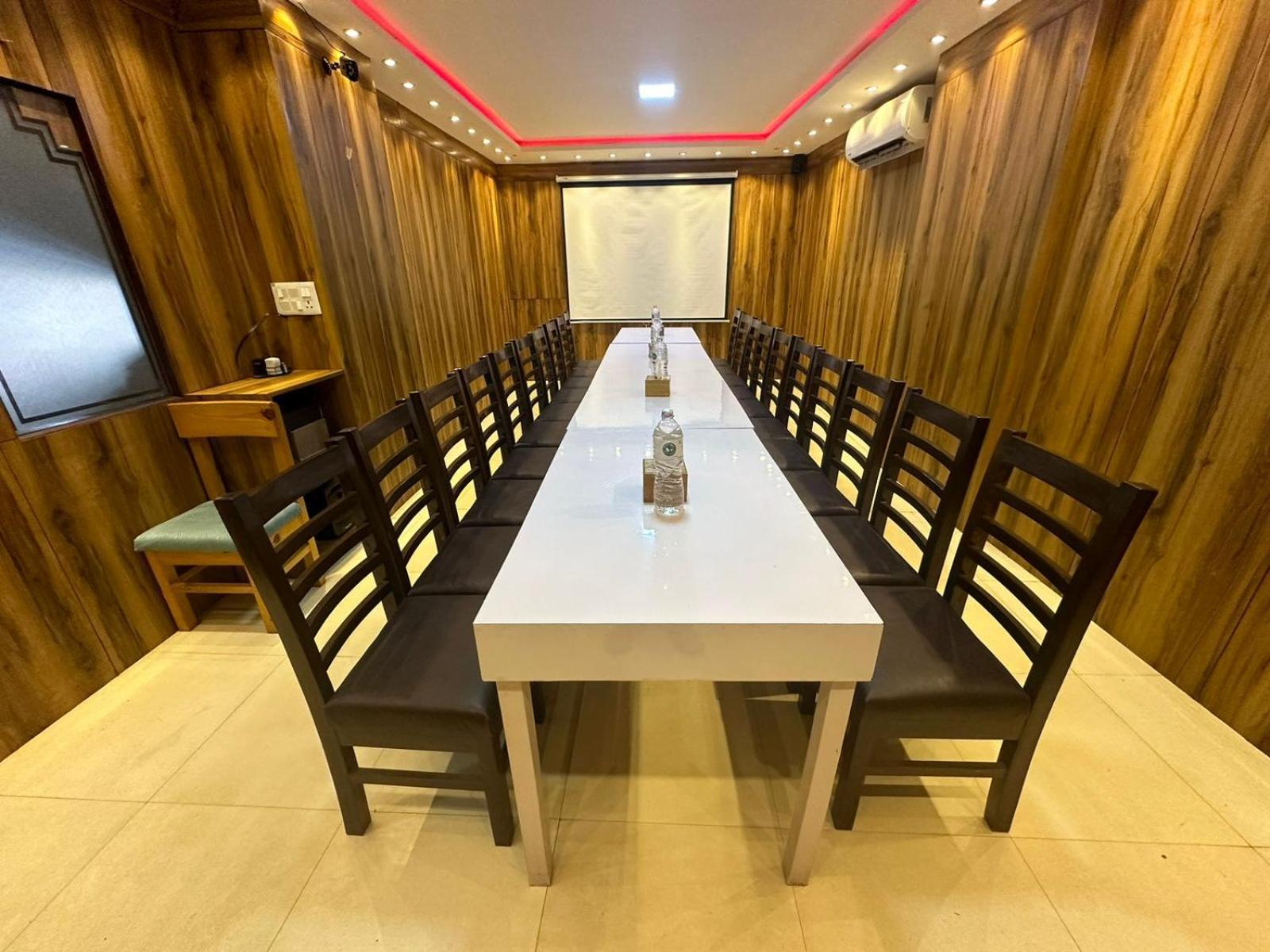Hotel Edingo Inn Itahari Bagian luar foto