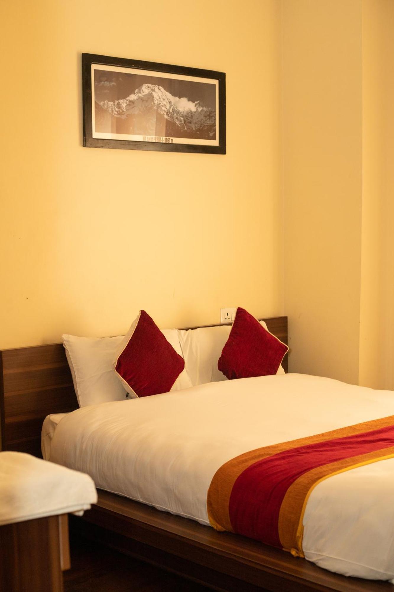 Hotel Edingo Inn Itahari Bagian luar foto
