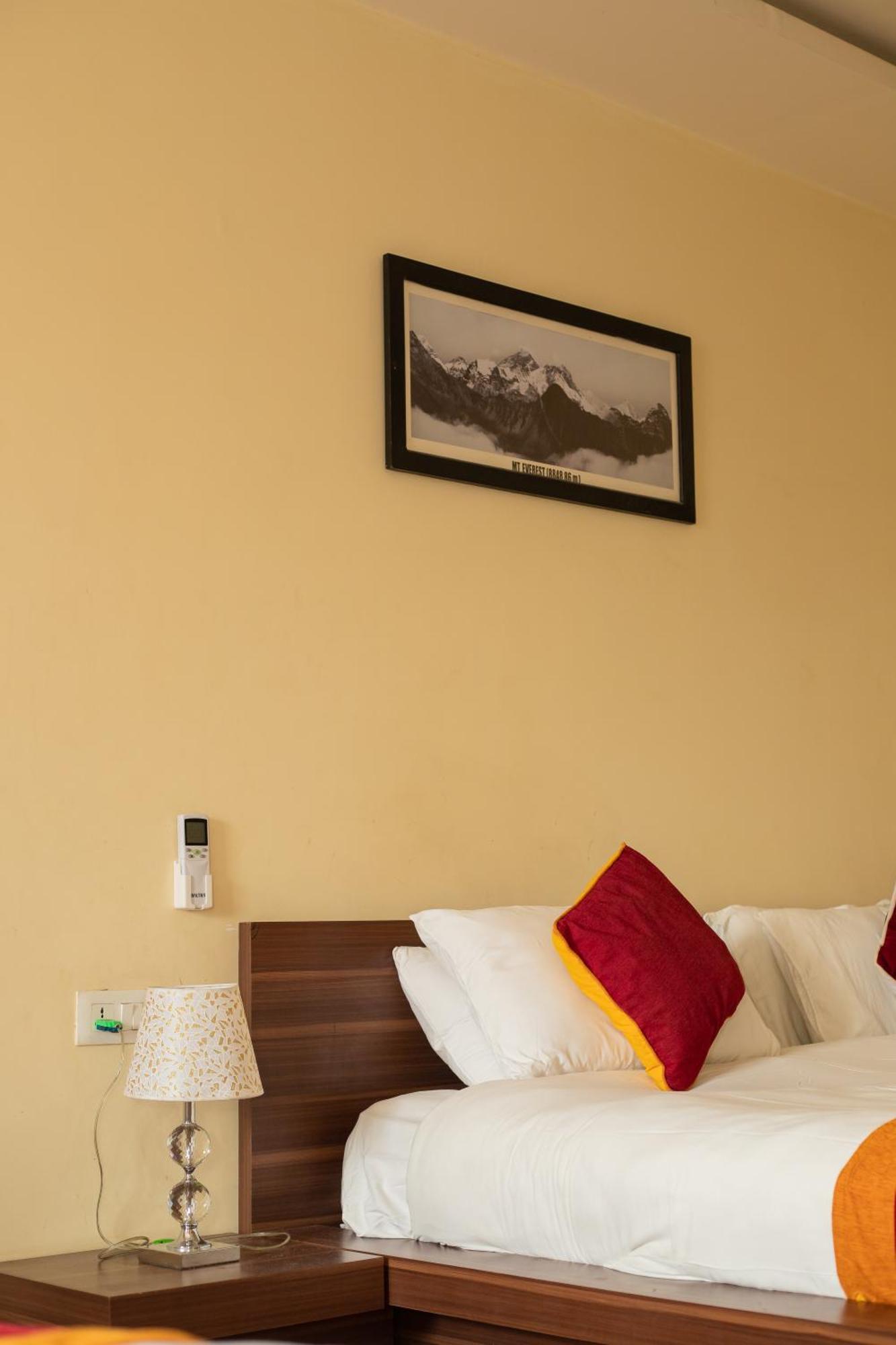 Hotel Edingo Inn Itahari Bagian luar foto