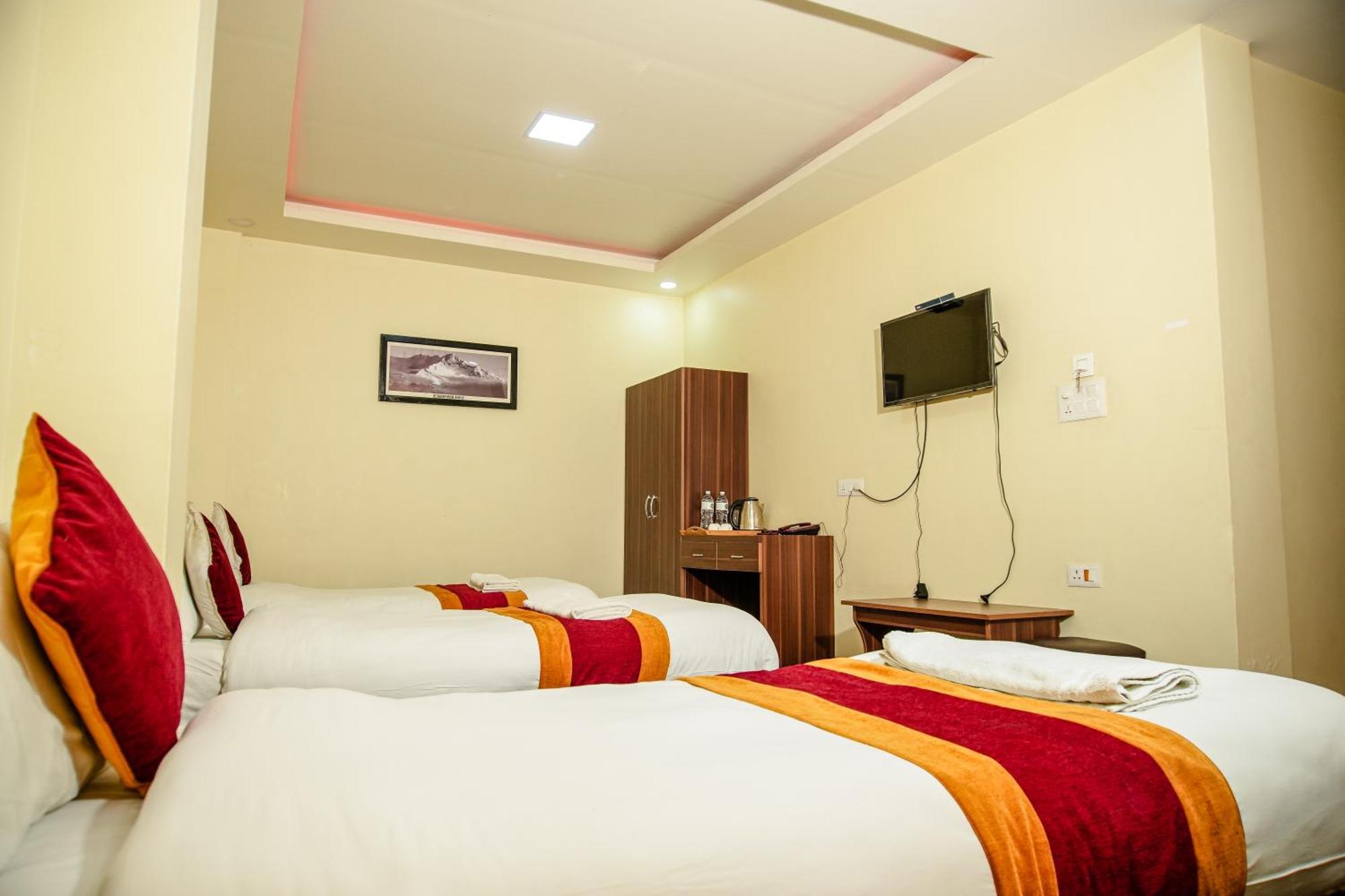 Hotel Edingo Inn Itahari Bagian luar foto