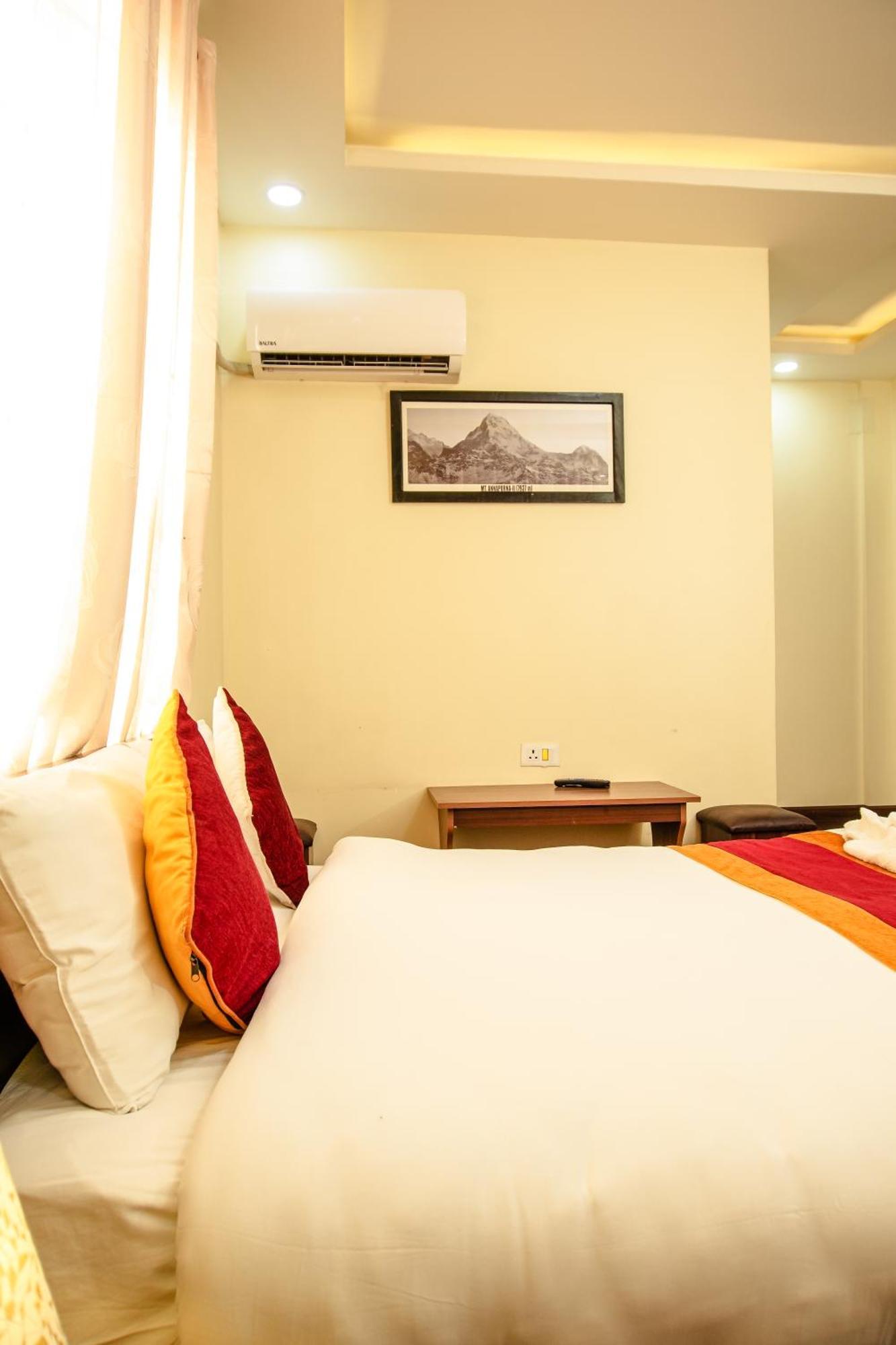 Hotel Edingo Inn Itahari Bagian luar foto
