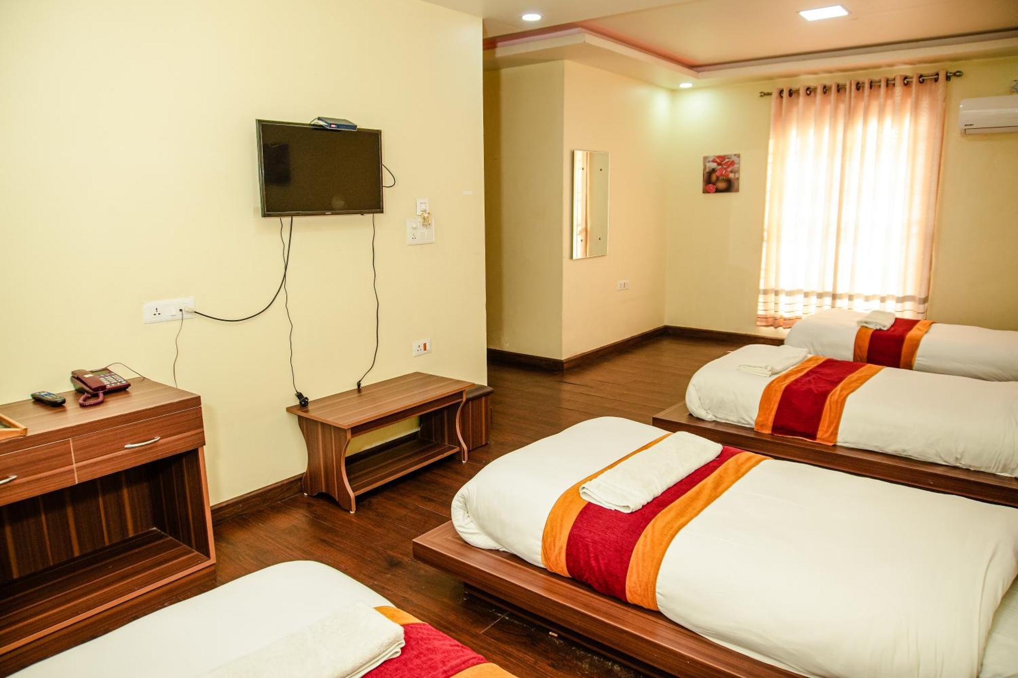 Hotel Edingo Inn Itahari Bagian luar foto