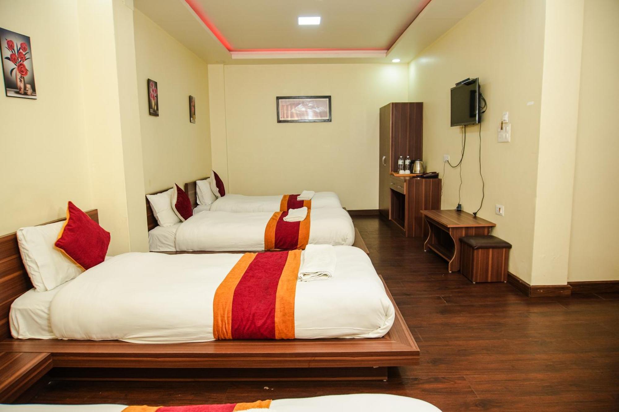 Hotel Edingo Inn Itahari Bagian luar foto