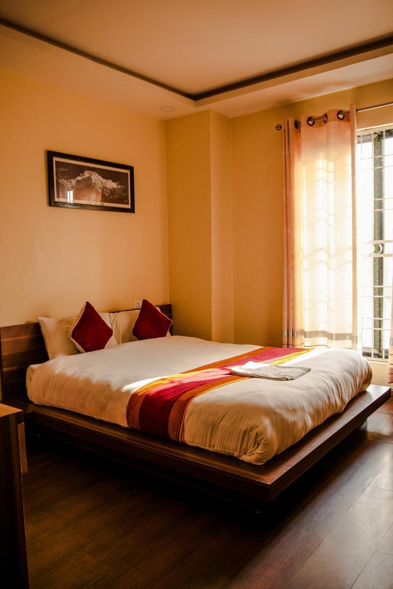 Hotel Edingo Inn Itahari Bagian luar foto