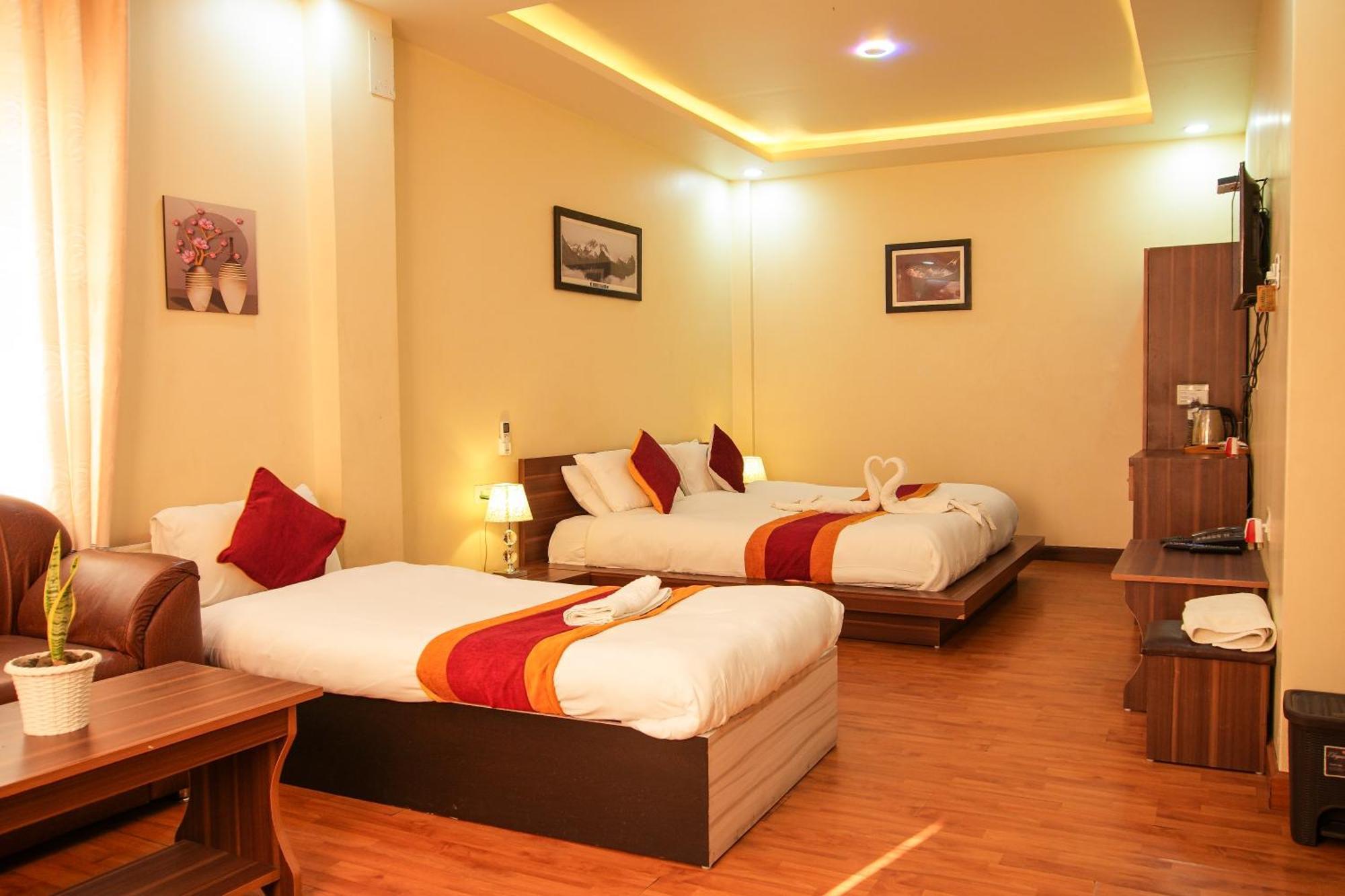 Hotel Edingo Inn Itahari Bagian luar foto