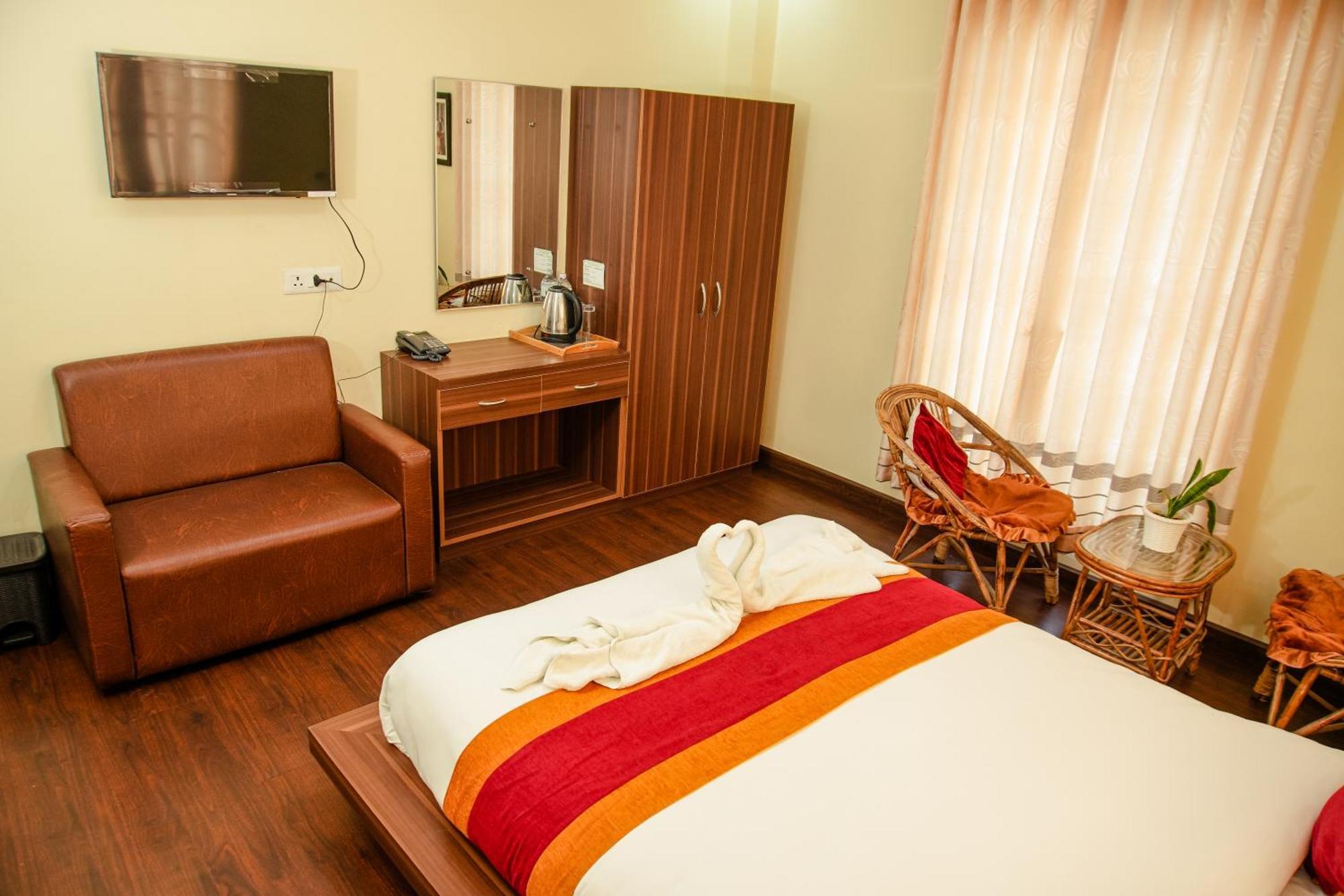 Hotel Edingo Inn Itahari Bagian luar foto